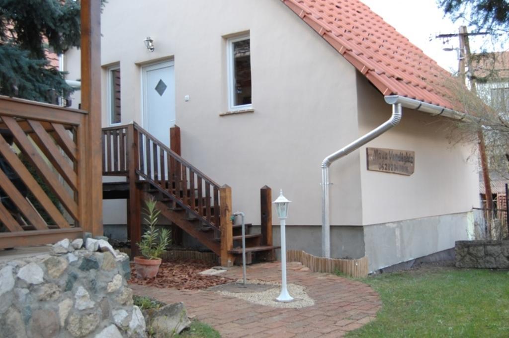Maya Guesthouse Эгер Экстерьер фото