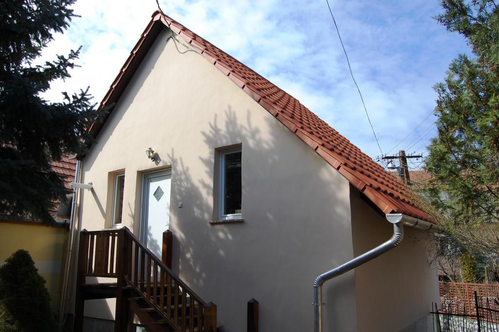 Maya Guesthouse Эгер Экстерьер фото
